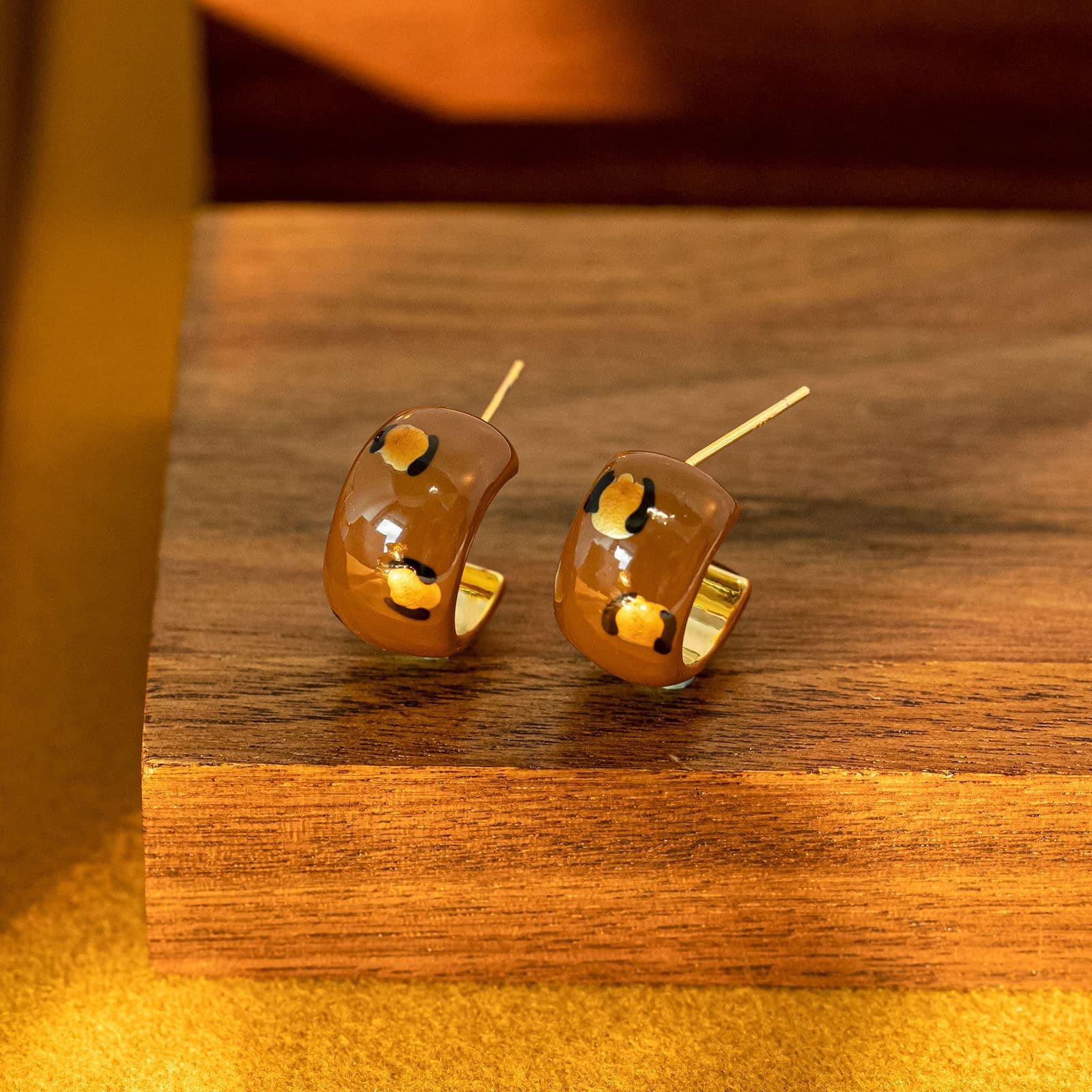 Retro Gold Plated Drop Oil Leopard Heart Stud Earrings - 1