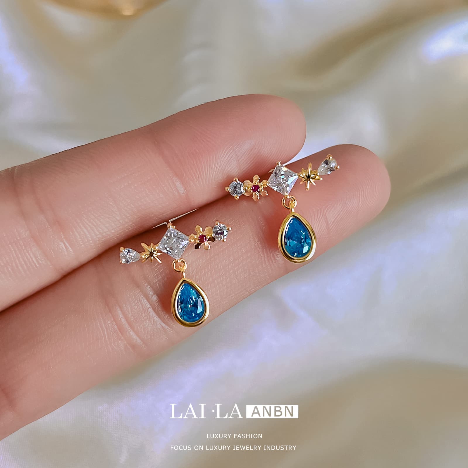 Zircon Inlaid Star Water Drop Non-Pierced - 1