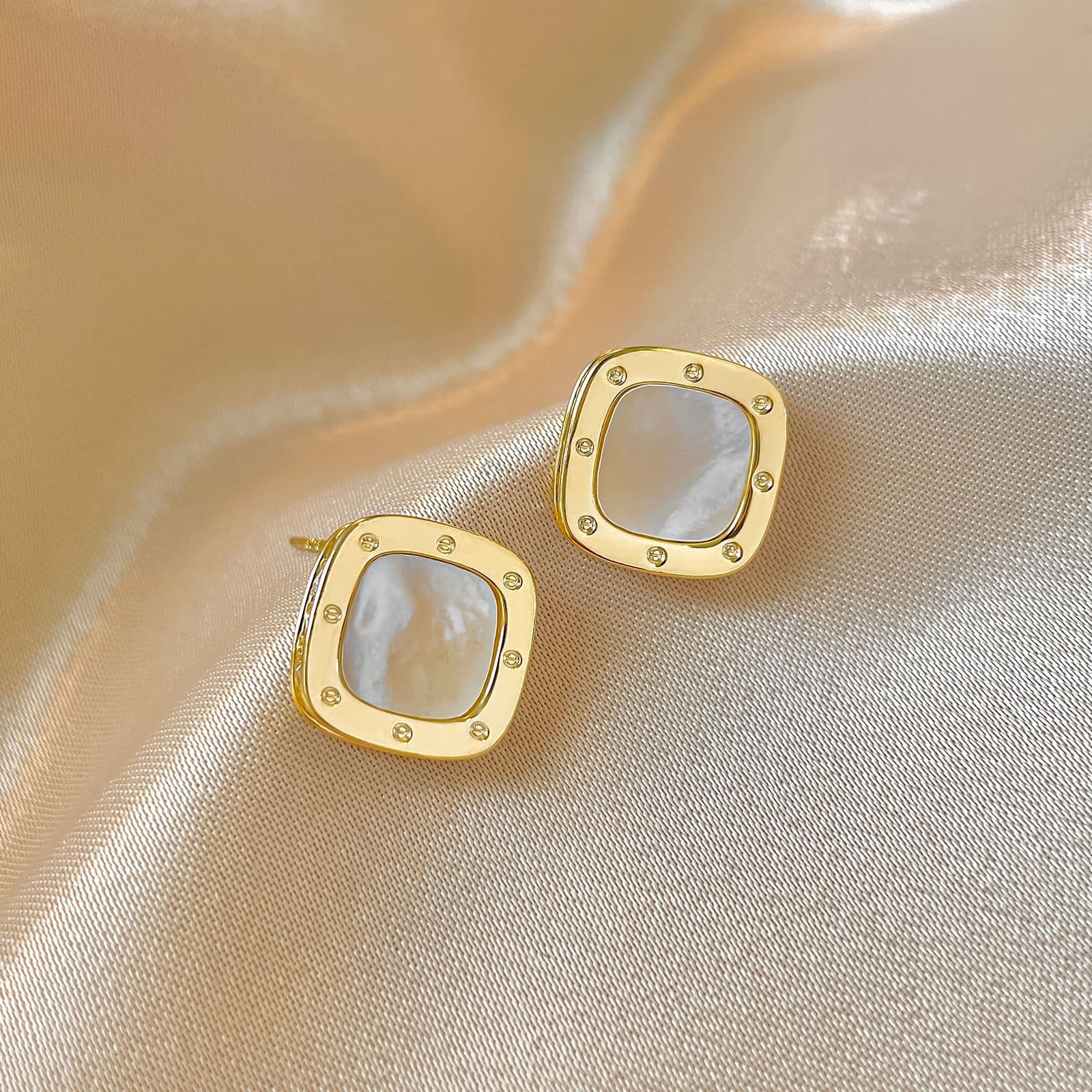 Natural Mother-of-Pearl Zircon Inlaid Ear Studs Wholesale - 1