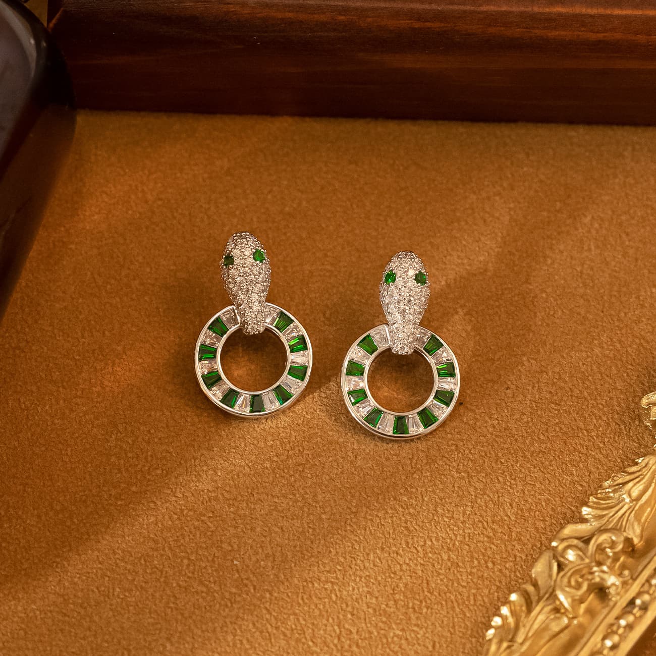 Diamond Green Zircon Light Purple Pearl Snake Necklace - 1