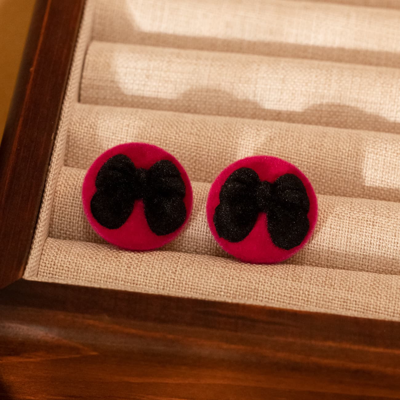 925 Sterling Silver Red Flocking Bow - 1