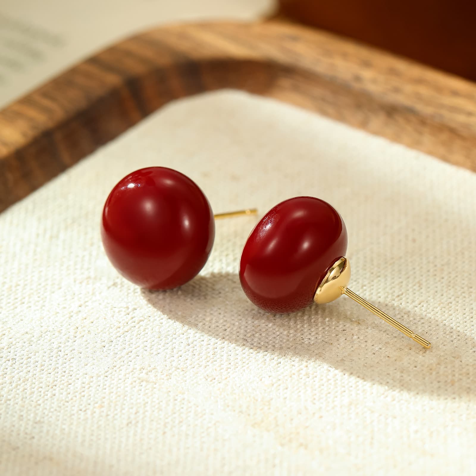 Wine Red Steamed Bread Pearl Stud Earrings - 1
