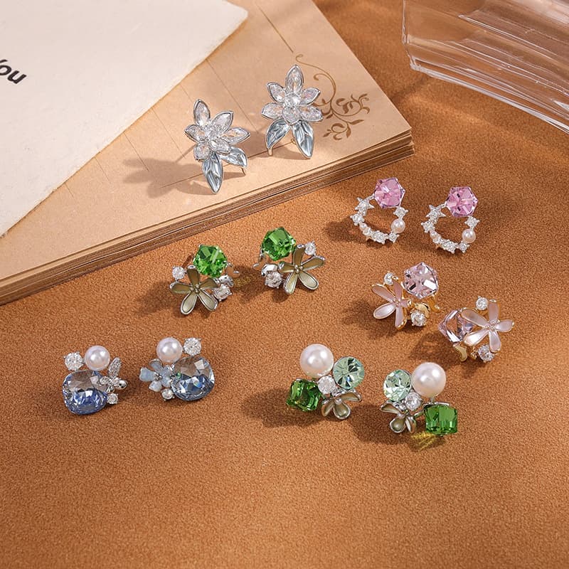 925 Sterling Silver Post Flower Zircon - 1