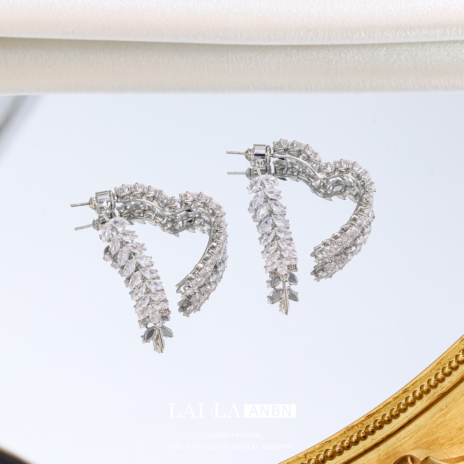 2023 Fashion Heart Zircon Stud Earrings for Women - 1