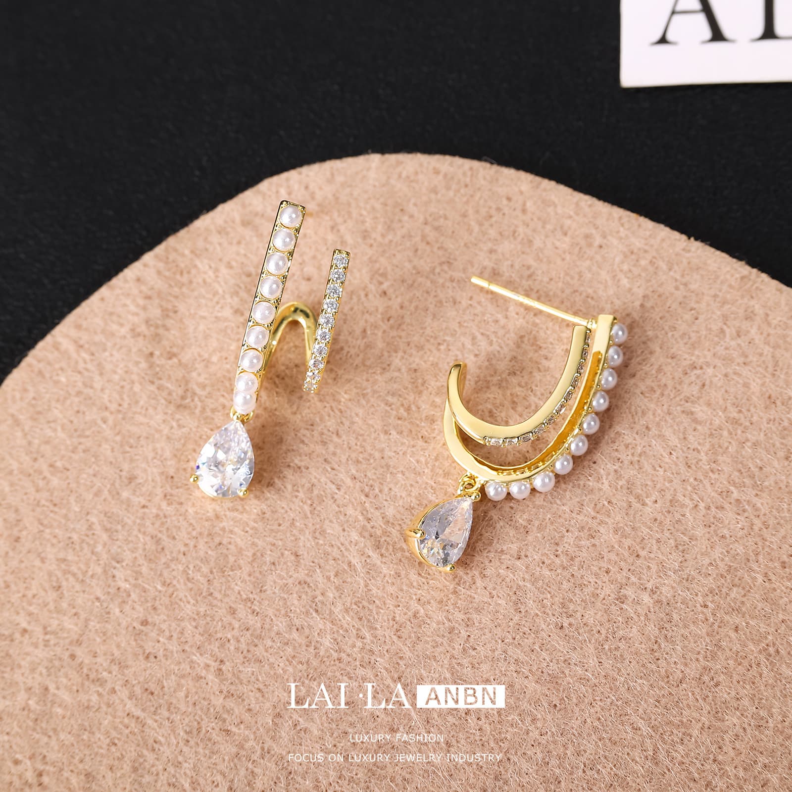 Zircon Pearl Water Drop Non-Pierced Ear - 1