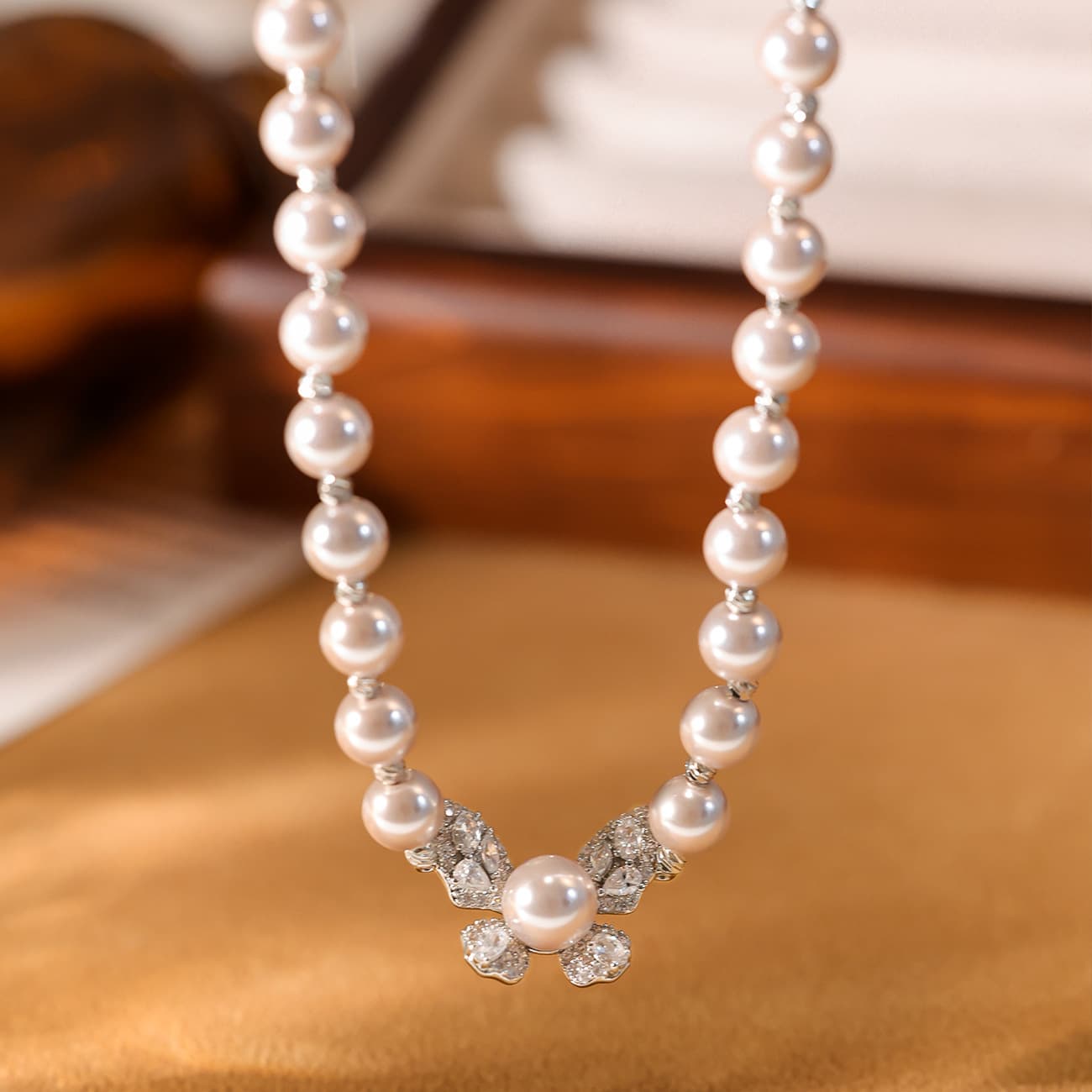 Manta Rose Violet Pearl Butterfly Necklace Set - 1