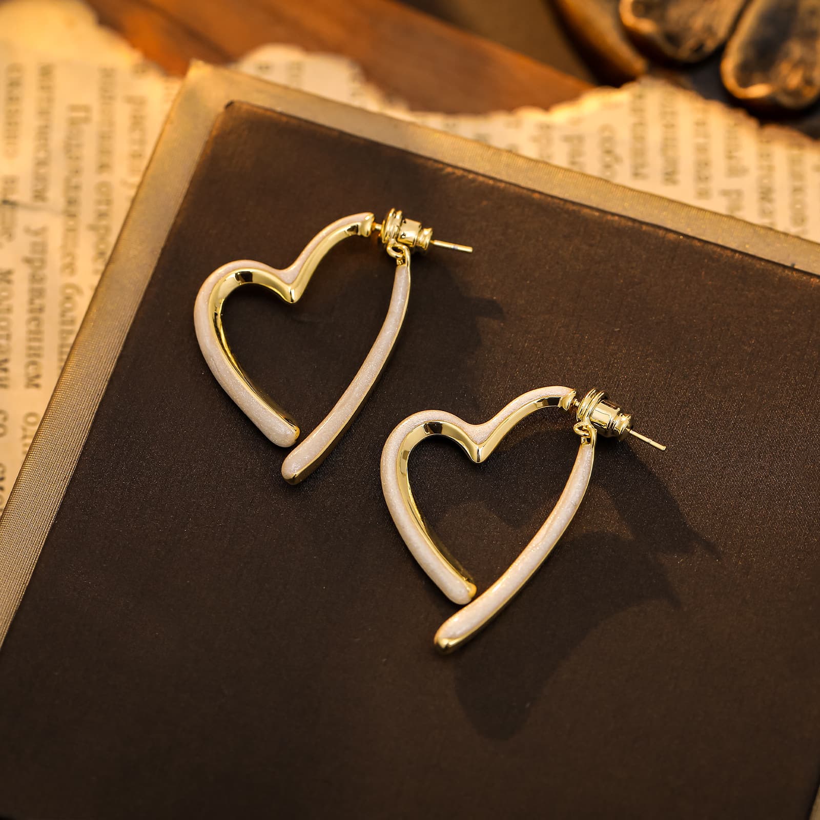 Gold-Plated Maillard Enamel Heart Stud Earrings - 1