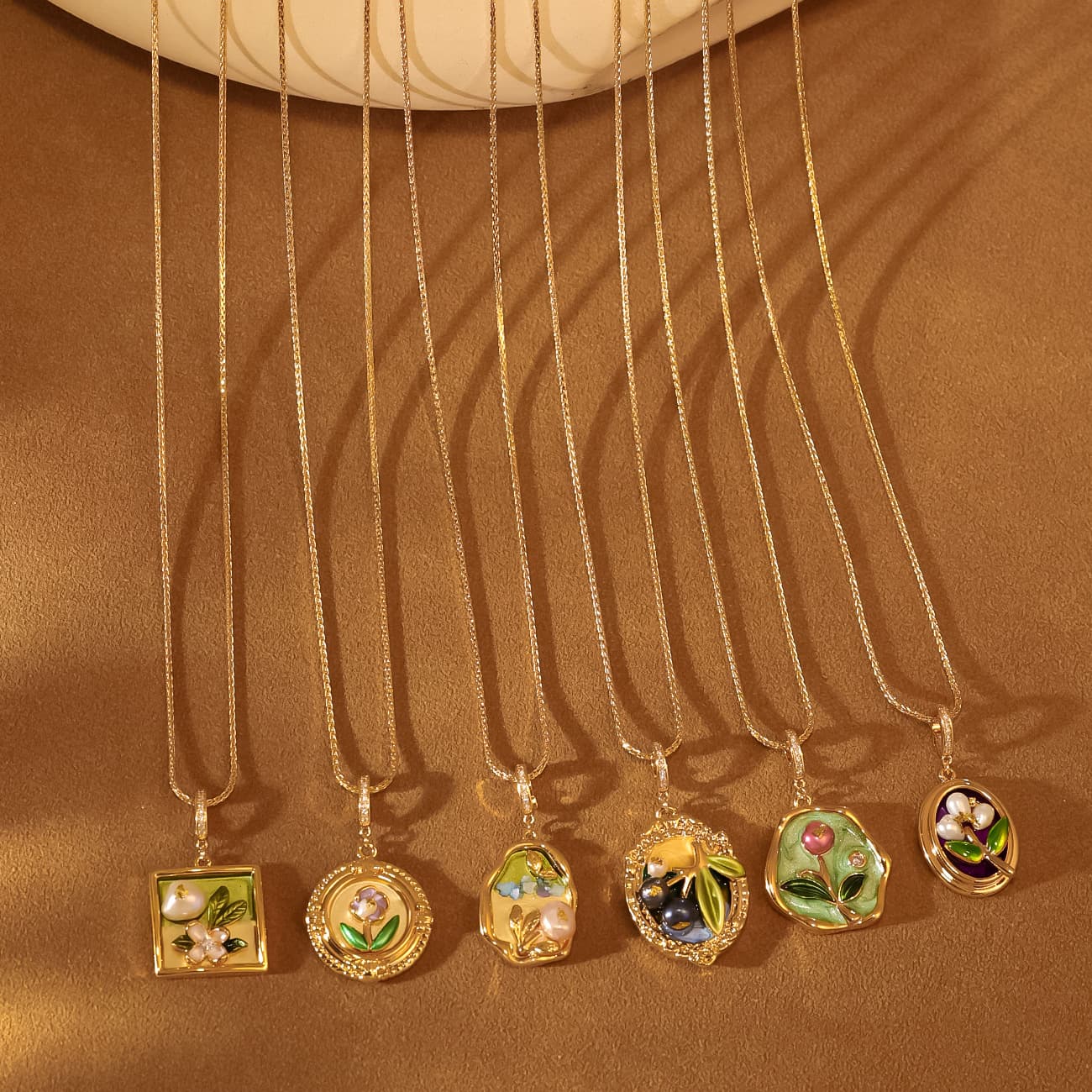 Women's Oil Paint Contrast 3D Inlaid Pearl Pull Necklace - 1