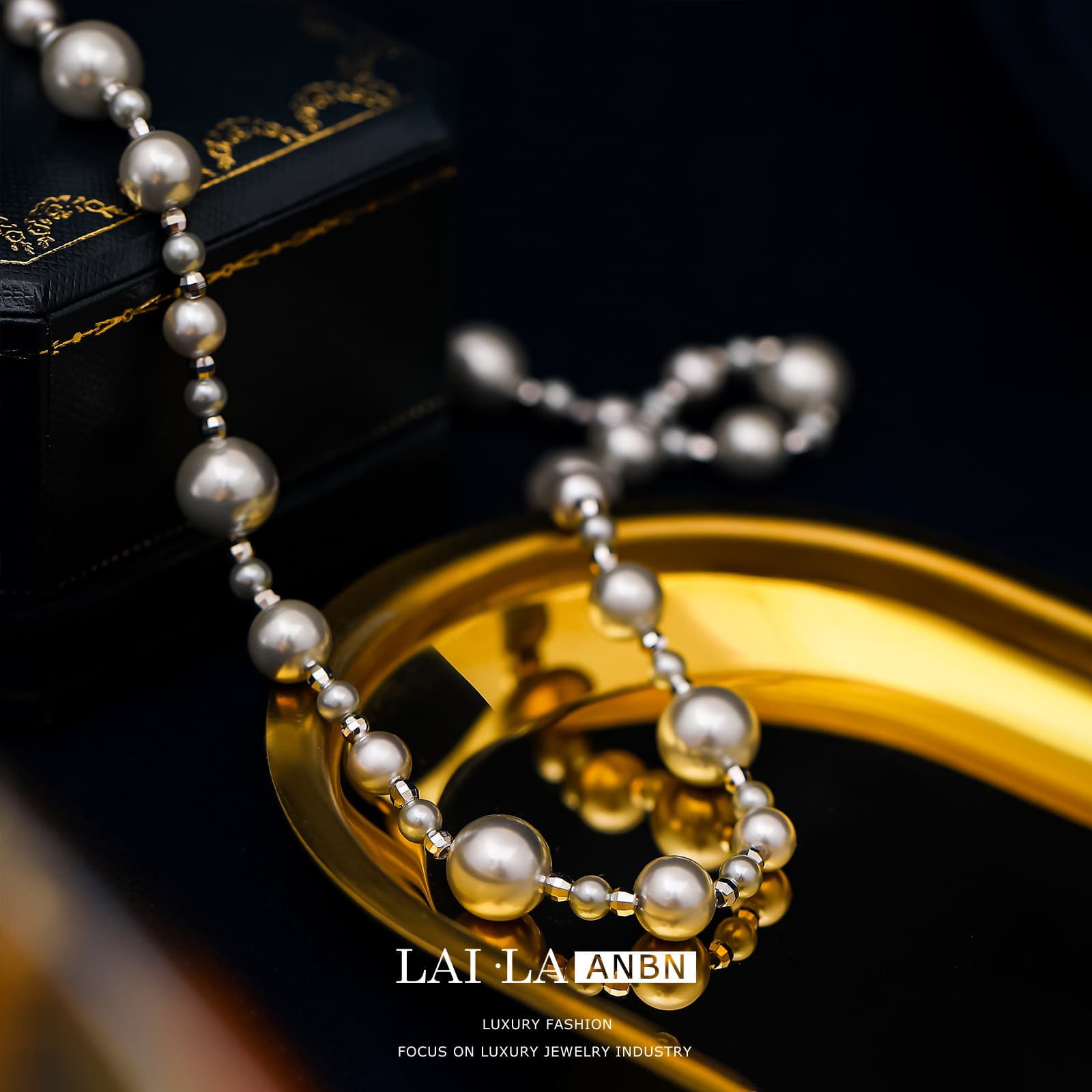 Retro Electroplated Imitation Gray Pearl Necklace with Palladium Pendant - 1