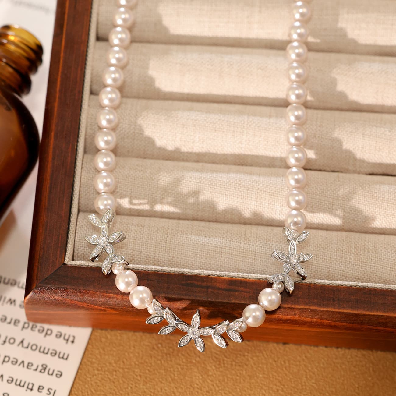 2025 Women's Butterfly Manta Rose Pearl Clavicle Necklace - 1