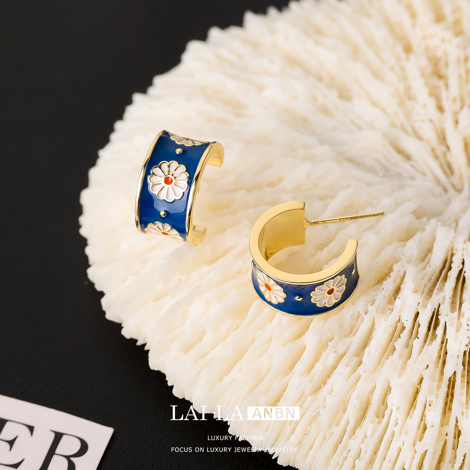 Semicircle Daisy Dripping Oil Non-Pierced Ear Clips - 1